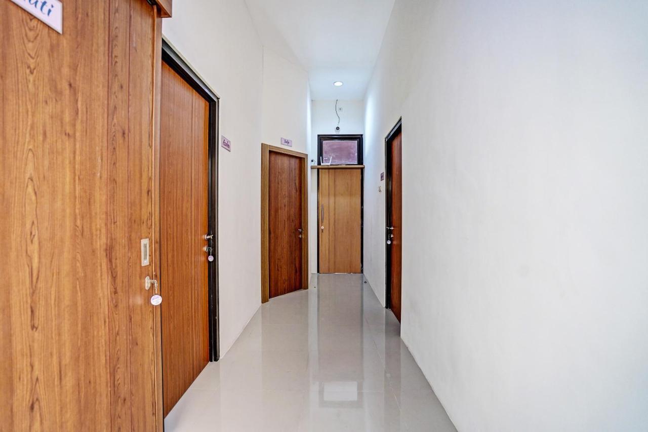 Oyo 92435 Sunlo Cozy Home Family Homestay Syariah Surabaya Exterior foto